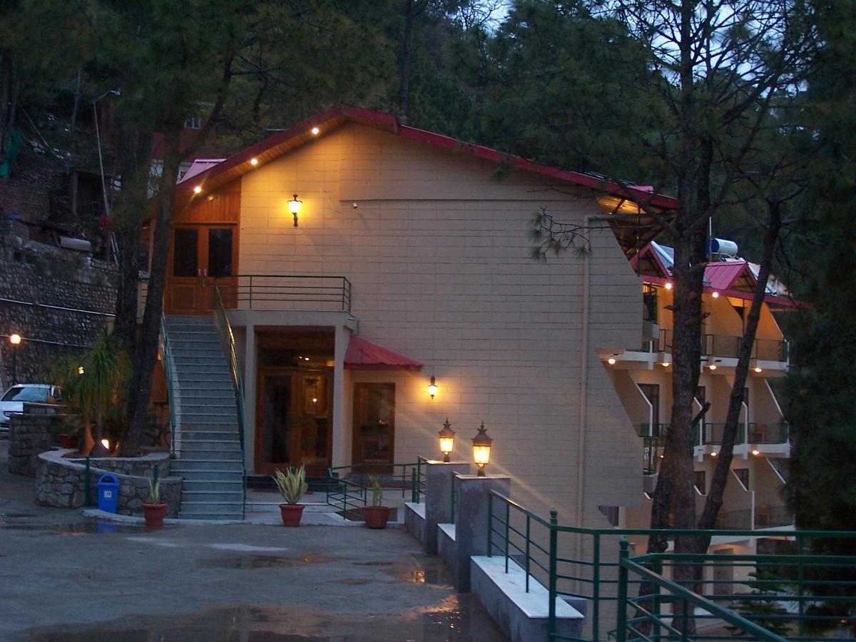 Forest Ville Hotel & Resort Kasauli Exteriör bild